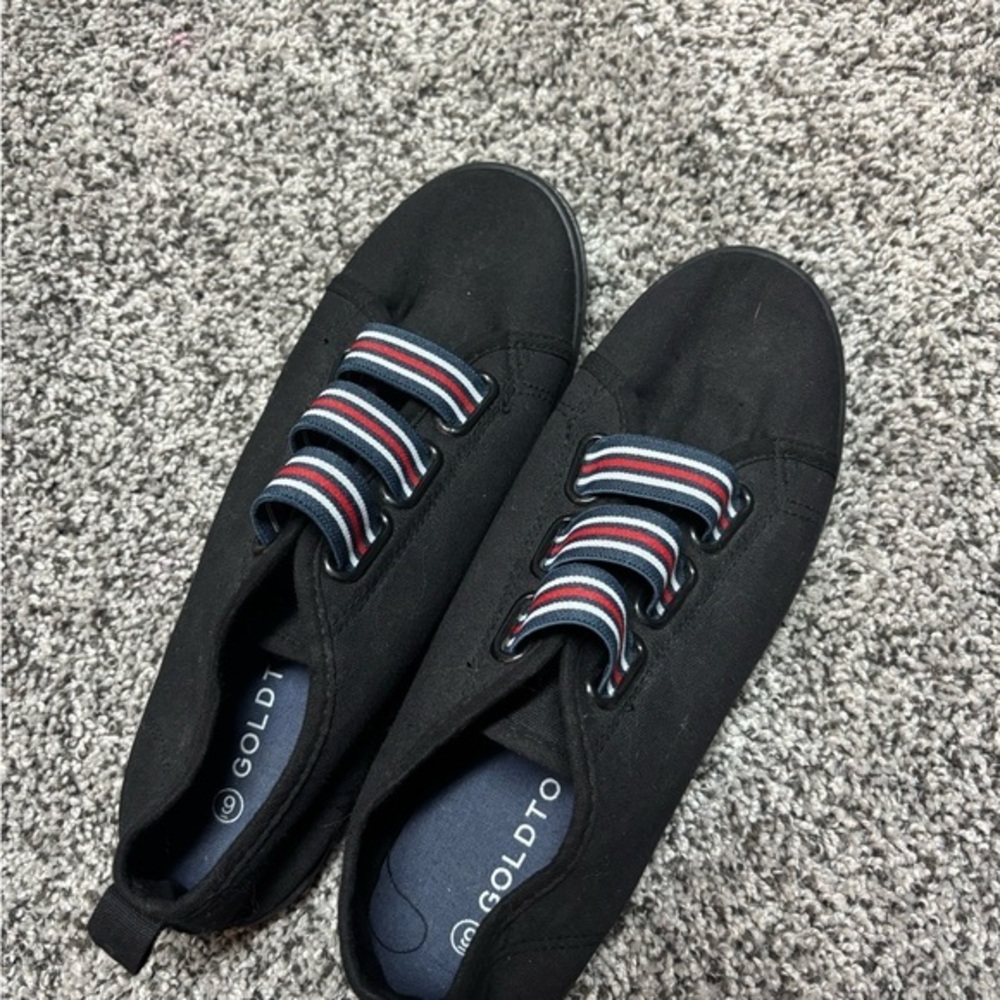 Gold Toe Black Casual Sneakers with Elastic Bands